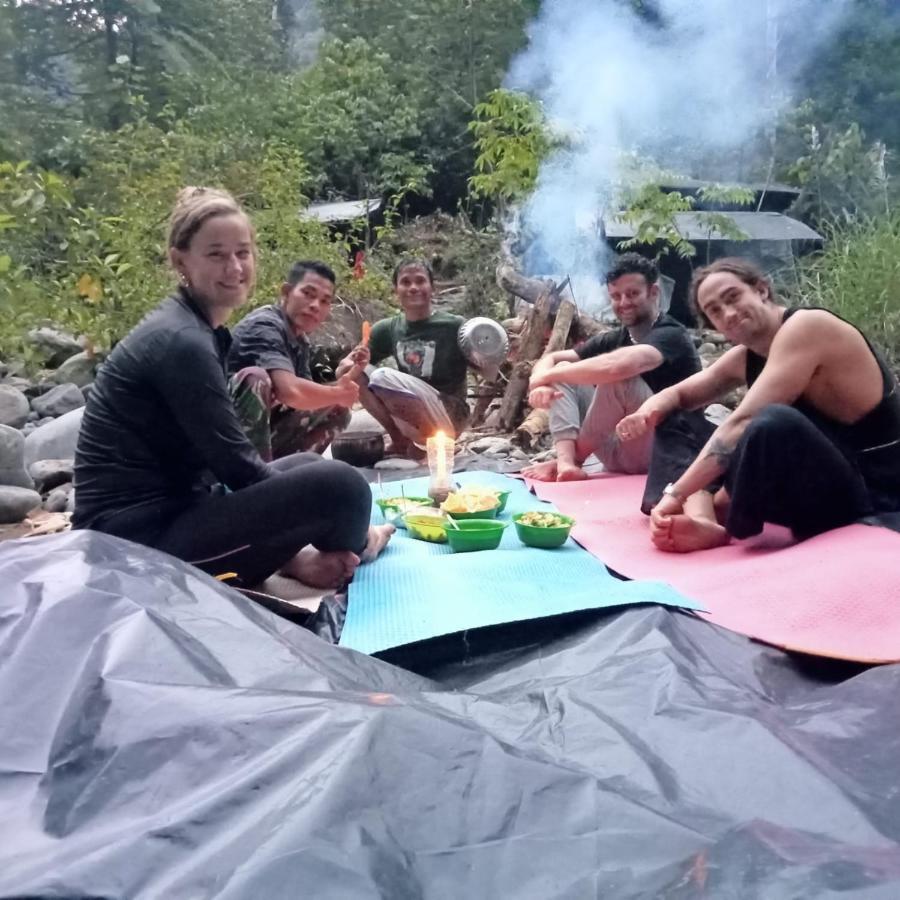 Jungle Life Guest House - Trekking & Transport Only Book With Us Bukit Lawang Ngoại thất bức ảnh